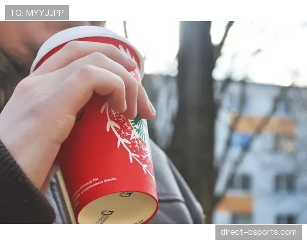 恩佐连吃两杯星巴克，教练都忍不住翻白眼了！