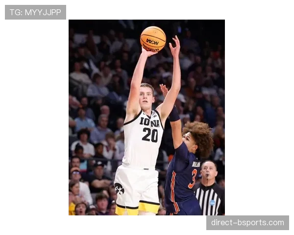 杰伦·威廉姆斯突破多样化打法提升关键时刻得分效率