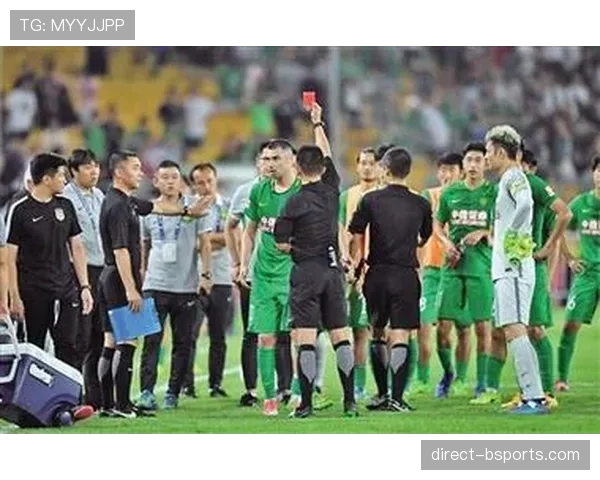 观众干扰比赛规则解读：裁判如何判罚及VAR介入边界