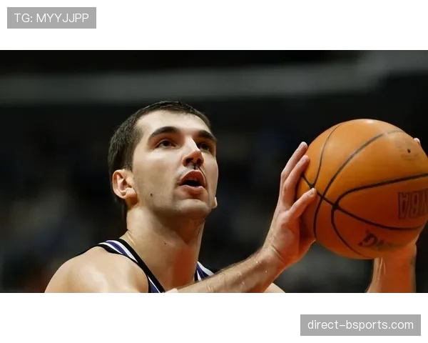 斯托贾科维奇精准三分拉开空间效率超越队友