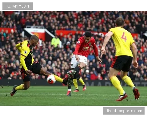 内维斯在曼城中场体系中的控场能力与远射威胁解析